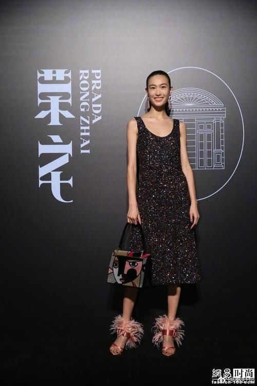 18 岁进模特界，二婚仍征服浪子陈冠希，凭啥？