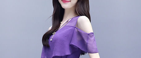 女人一过40，打扮的时尚点，推荐这高级素雅裙，美的风采迷人