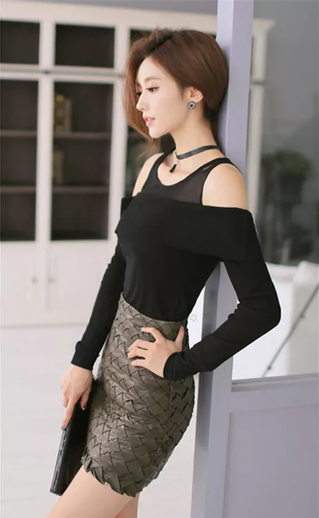 室内美女写真集：紧身上衣搭配短裙，展示傲人身材，时尚潮流性感