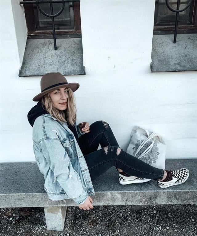  『出门』女神穿高跟鞋？VANS硬要“一脚蹬”，穿上脚给你率真洒脱的出门