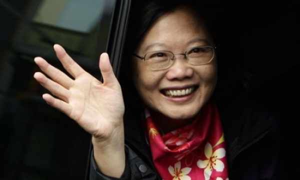 大陆霸气划下两条红线:敢碰就武统台湾!