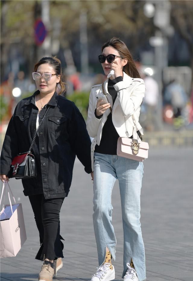  『位美女选择一』时尚百搭的牛仔裤，春季轻松搭配，穿出你的优雅时尚范