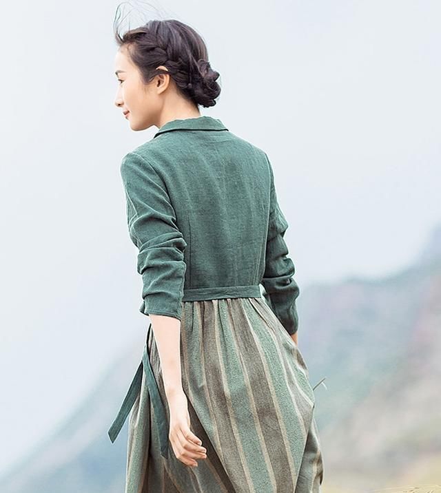  #穿搭#奔四女人建议这么穿,洋气显嫩,尽显曼妙身姿