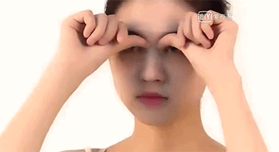 实用 | 睡前一个小动作，皮肤紧致水嫩，50岁都不长皱纹!