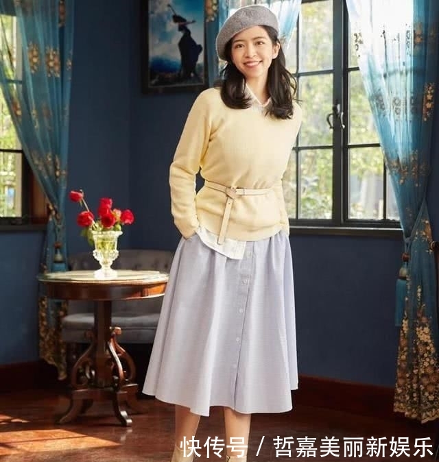 女人■真实会穿的女人,初春穿毛衣非常少配牛仔裙,看三木就知道!