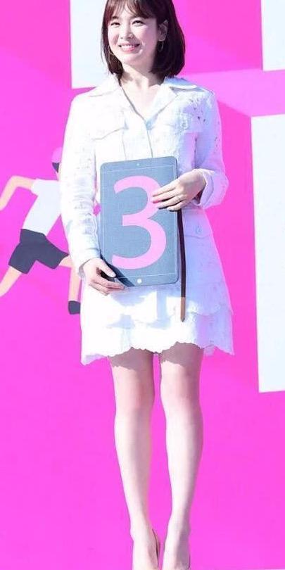 宋慧乔又换发型? 斩男短发瘦脸满分, 40岁左右女人剪嫩十岁!