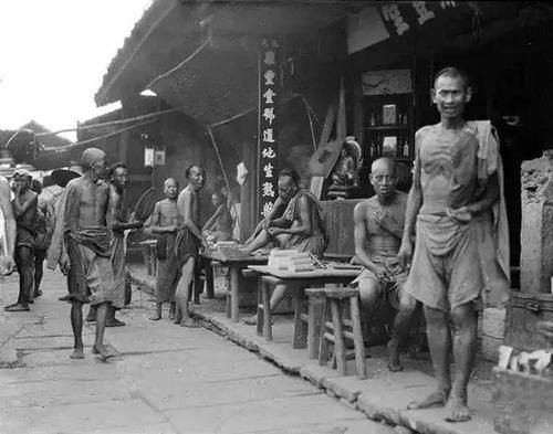 美国一位研究中国的学者，无意中在家里翻出来6000张中国老照片