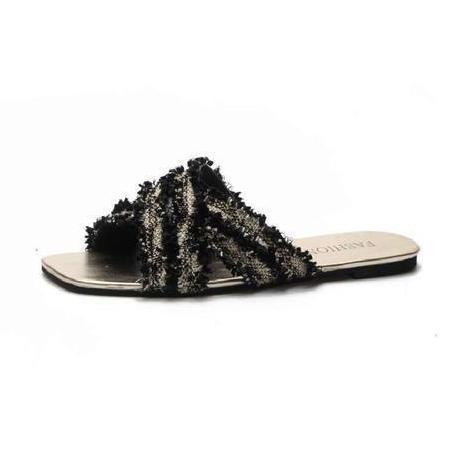 “女王”不一定必穿“恨天高”,还是要穿这些的,有范