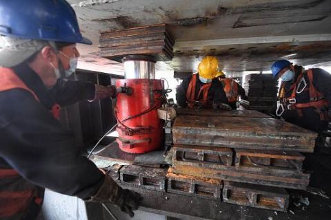  「西四环」北京西四环添亮丽风景 丰台特大桥钢拱桥落梁完成