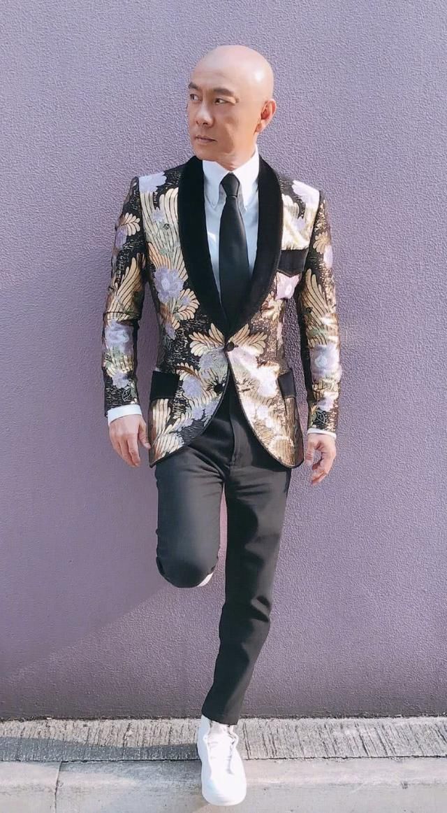 网传张卫健吸毒被逮捕，微博亲自晒图回应，网友:真搞笑