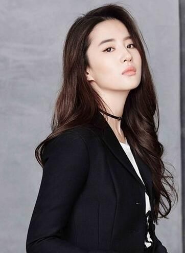 女星爱上“波浪卷发”，郑爽显老，热巴惊艳，赵丽颖像变了一个人