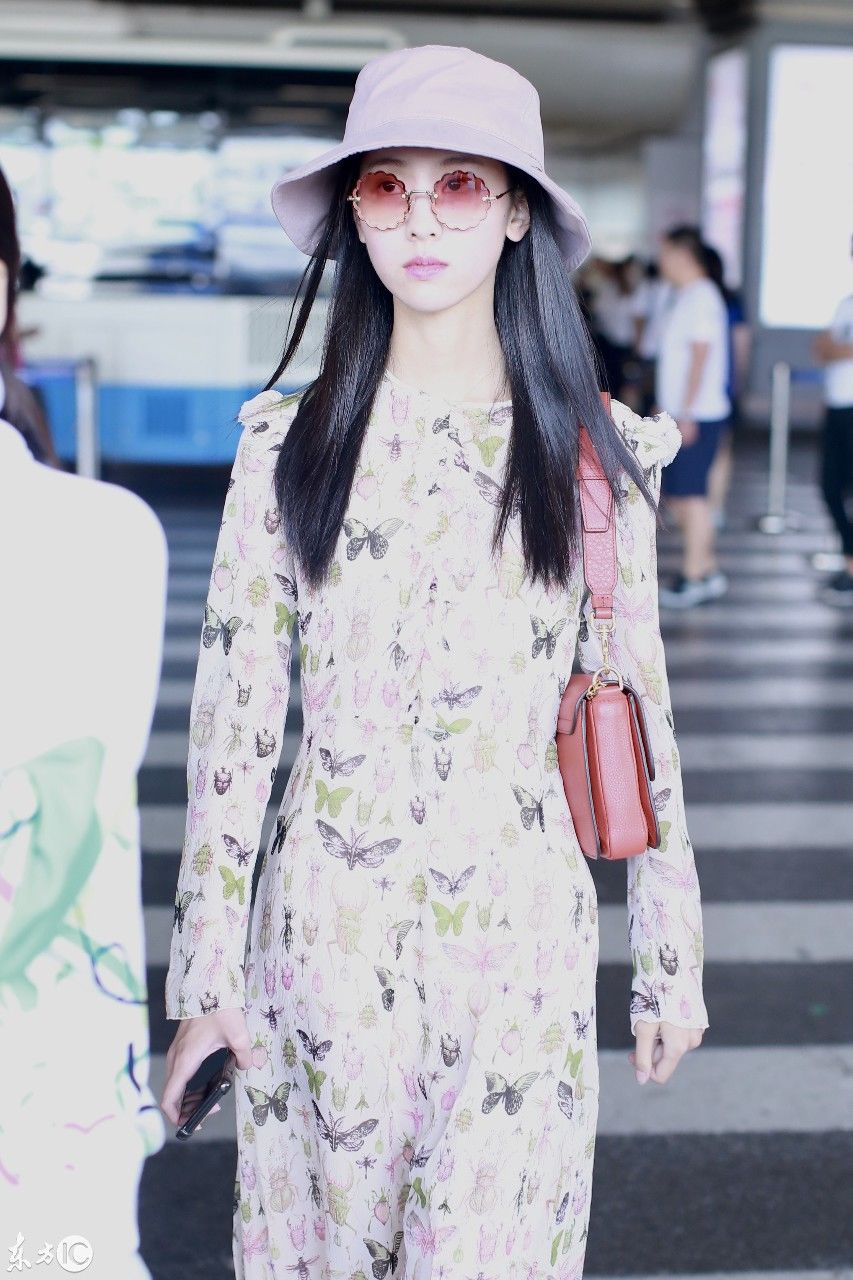 陈都灵和宋佳同日现身北京，各有各的气质，他们两个你喜欢谁呢