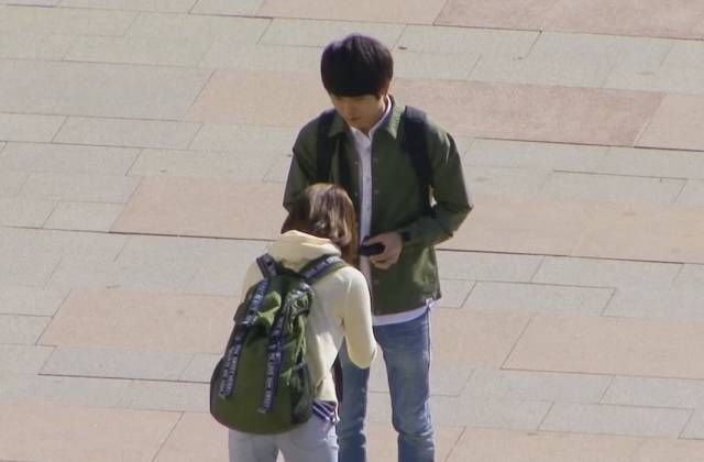 女孩没化妆和化了妆去找陌生男人借钱，结果令人深思