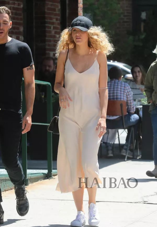 搭配| 宋轶亲身教你3种心机约会装!这样穿迷人指数100%