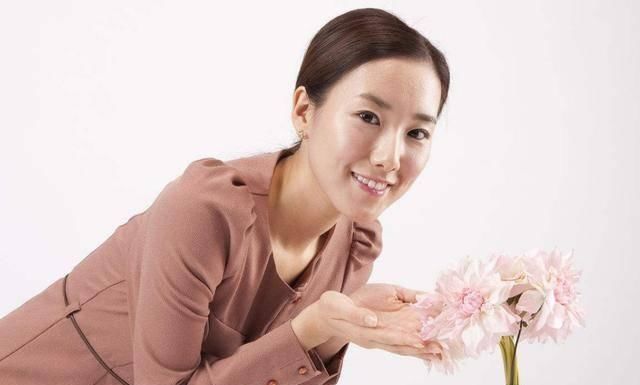  属蛇：财运旺到发紫，钞票堆积成山，3月变富婆的4生肖