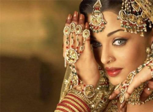 为什么在印度旅游，最好远离戴鼻环的女人？导游：容易惹祸上身