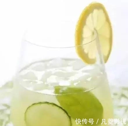 「 防晒」皮肤秒变水嫩年轻，老年斑、肤色暗沉通通不见啦，脸上涂点它