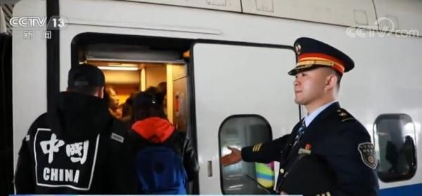  #推出#铁路部门推出多样化服务 保障旅客春运出行