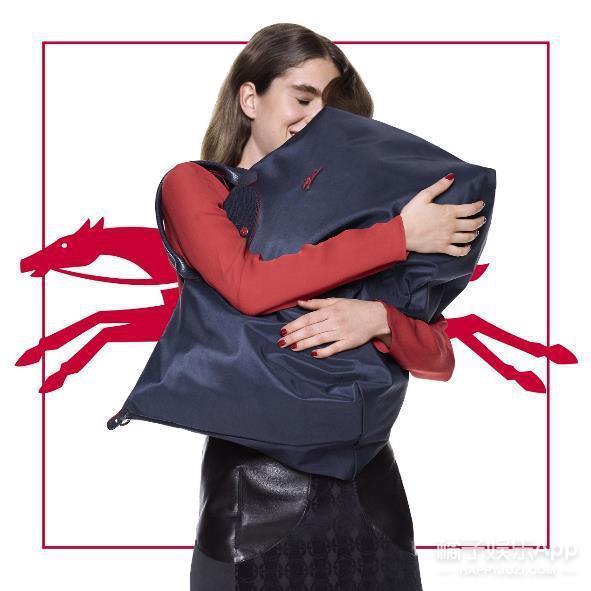 新生代偶像钱正昊探访Longchamp巴黎旗舰店