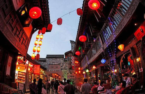 中国最火的两座城市成网红，一个西安一个成都，各有各的特色