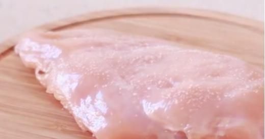  #热量#一道美味的减肥菜肴，藜麦鸡肉沙拉的正确做法