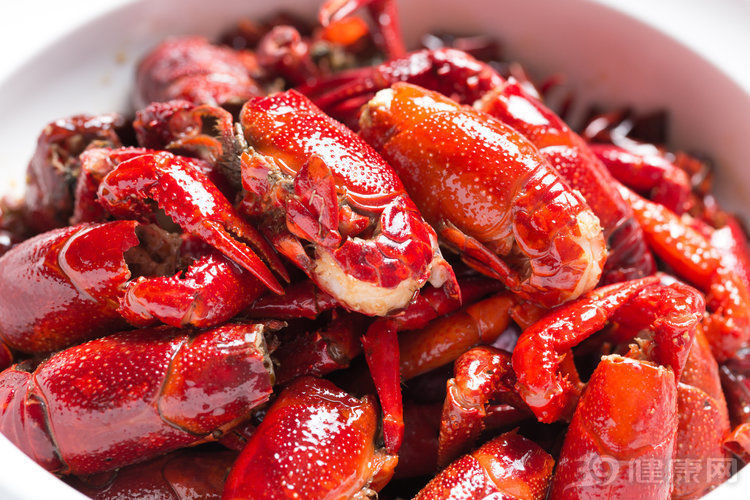 小龙虾那么好吃，“谣言”却不少！今天营养科主任一一解答