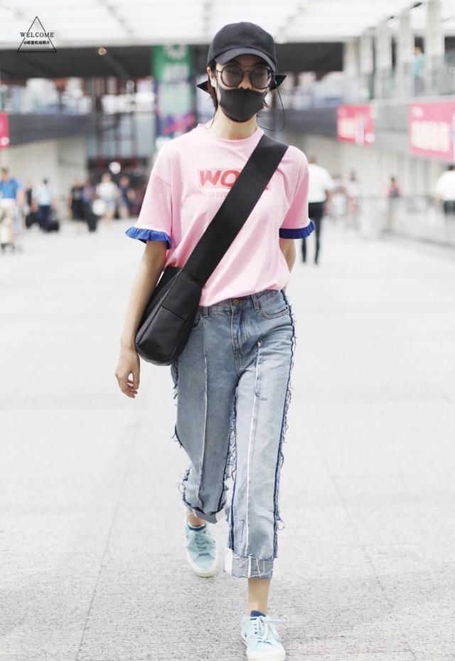 郁可唯的另类时尚，裤子反着穿，能看懂的请举个手！