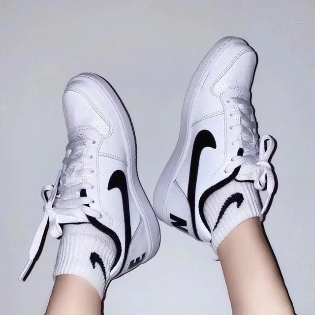  [时髦]没想到袜子也能穿得这么时髦！