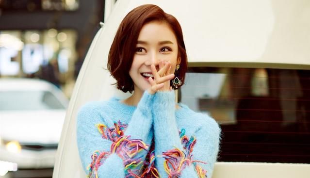 袁姗姗回应“催吐”事件，马甲线女王人设不复存在，网友：骗子！