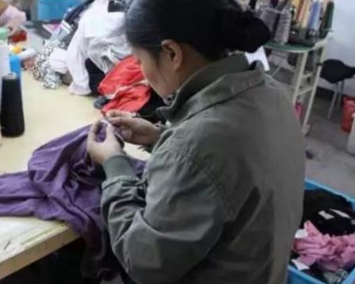  [甲醛]新购买的衣服需要清洗吗？很多人都不清楚，看了告诉家人知道