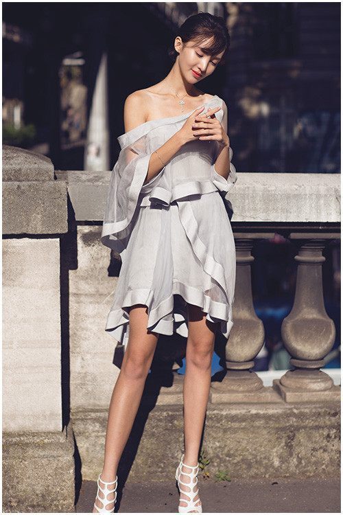 她是北舞的校花，被传是王大陆的新恋情，拥有堪比模特的逆天身材