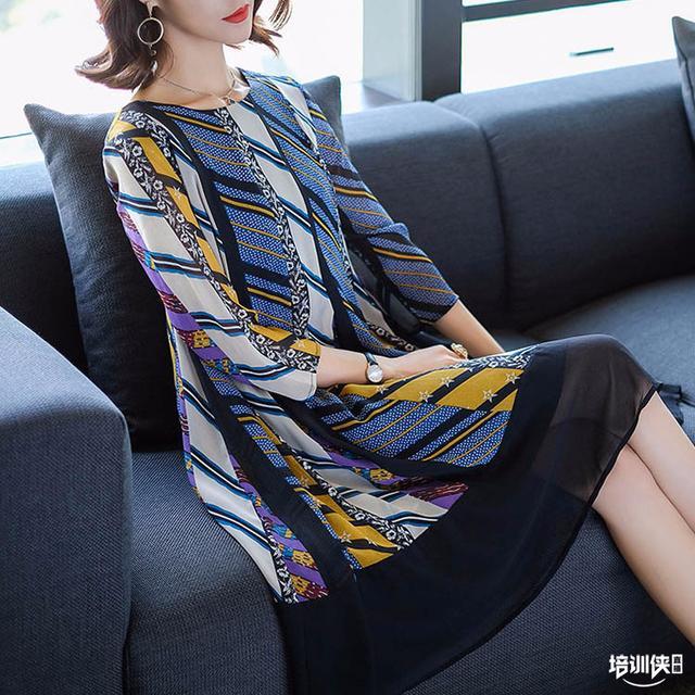 150斤胖女人要会打扮自己,少穿打底裤,学下面这样穿美翻一条街