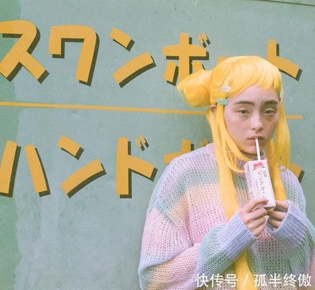 『镜头』搞颜色没前途?她镜头下的少女配色,温暖又高级