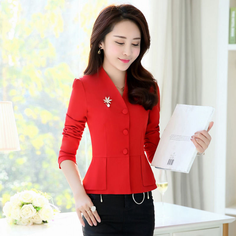 入秋不知穿什么?试试”小西装+九分裤“，提气质忒迷人