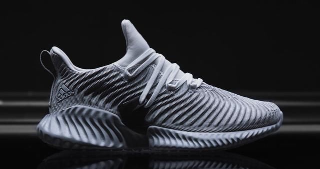 波纹鞋面设计！AlphaBounce Instinct 多款配色即将登场