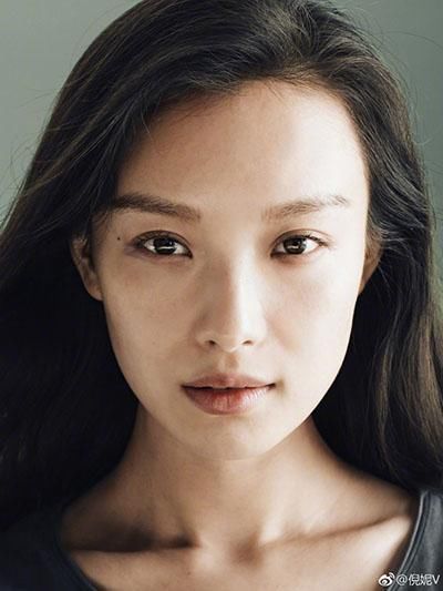 奶茶妹妹章泽天不惧路人镜头 !网友:原来素颜还可以这么美!