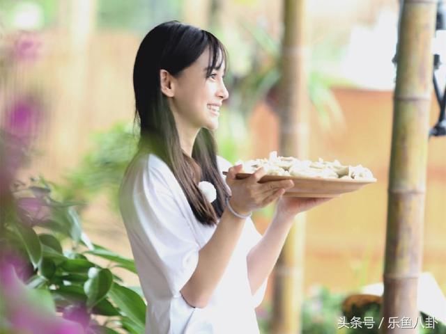 为何29岁的baby皮肤会这么好？看她起床后做的这件事也许就懂了