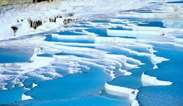 世界最“优美”的景点,来往的游客必须光脚参观,你知道在哪吗?