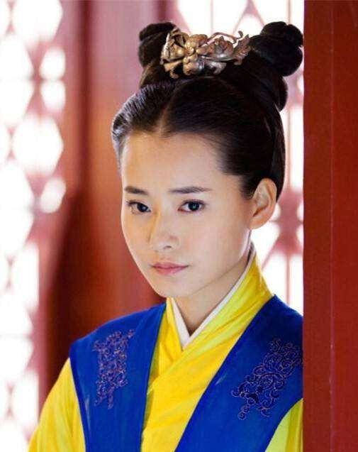 位牛角包造型的古装美女,刘诗诗端庄谭松韵可