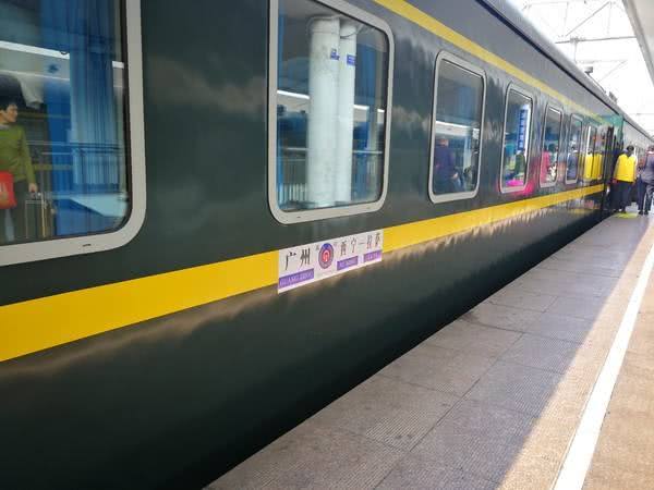 我国最美又最难熬的火车，路程近5000公里，沿途经过8个省！