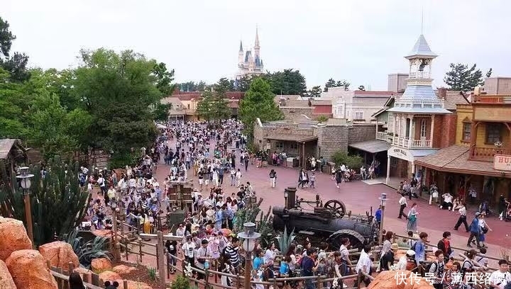 中国“最拥挤”的景区，玩的时间比排队时间长？游客：站到你发晕