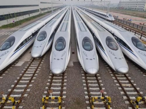  #高铁#中国最“不容易”的高铁，通车两年亏损49亿，两年后盈利