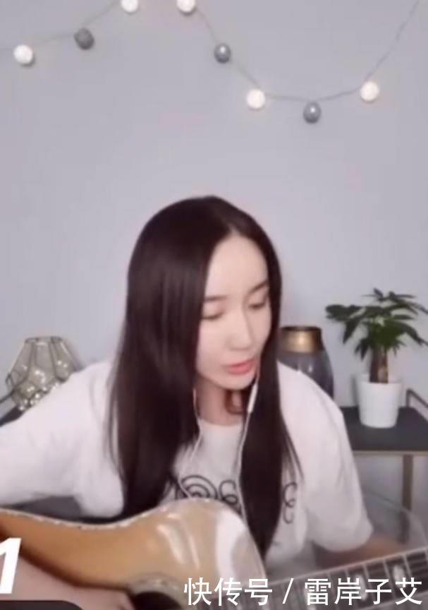 风衣■娄艺潇挎1万4LV走机场,风衣搭卫衣包裹严实,但露一截脚踝不冷吗