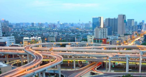 成都、南京、武汉三个城市,哪个将会率先成为一线城市！
