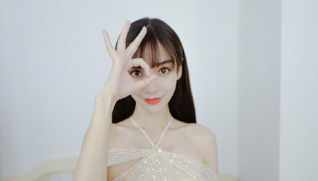 外媒曝光杨颖未修图，粉丝怒赞颜值太争气，王子文直接被完虐