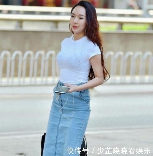  小姐姐@优雅时尚的街拍：靓丽闪耀的美女，烘托出小姐姐魅力十足