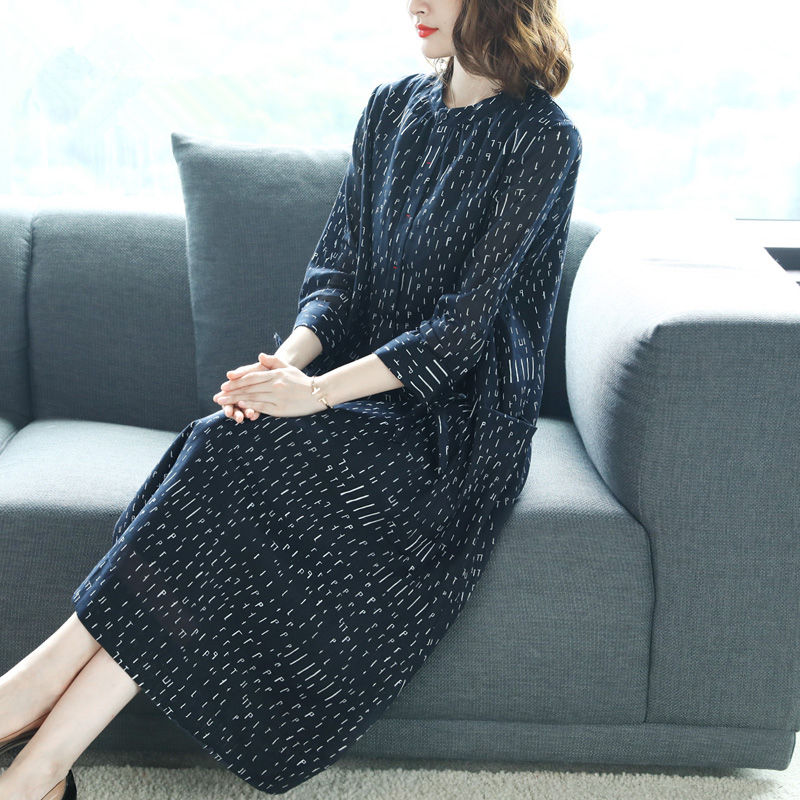 不骗你!今天刚开卖的“高级裙”比真丝高贵，价格却不贵，美极了