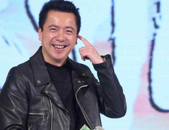 以防万一黄毅清疑似喊话某主持人一定要确认好前后的金额！