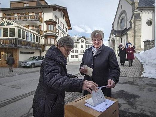 世上最节俭的国家，只带廉价手表，无数中国人因吃不完饭菜被罚款