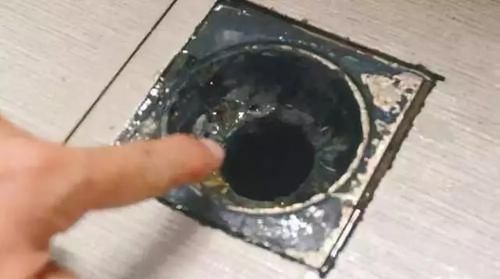  [异味]为什么卫生间看着很干净，却总有股臭味？